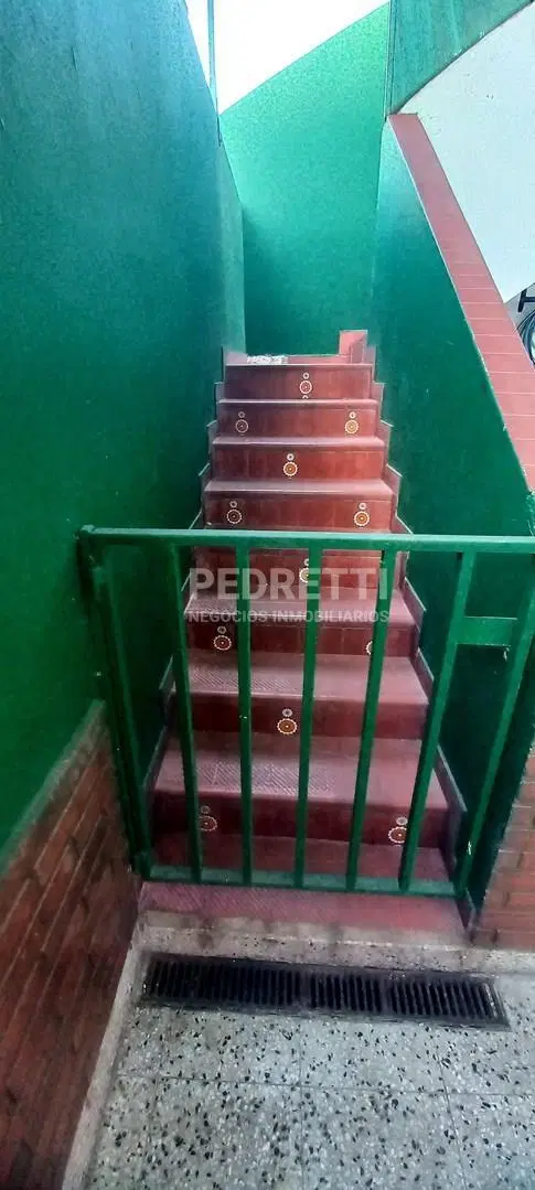 Casa en Venta con 3 Dormitorios, 2 Cocheras, Patio, Jardín, Terraza y Balcón en Lanús Oeste 8