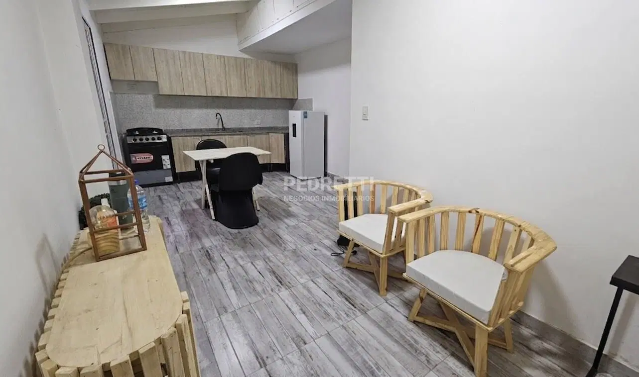Venta de Departamento dos ambientes con patio en Remedios De Escalada 3