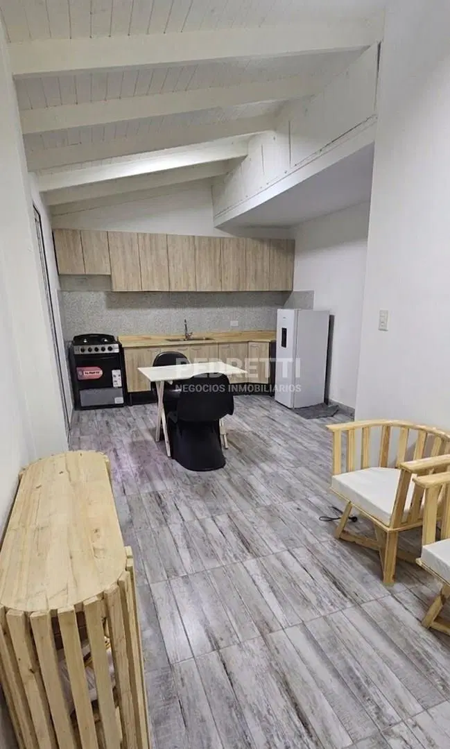 Venta de Departamento dos ambientes con patio en Remedios De Escalada 2