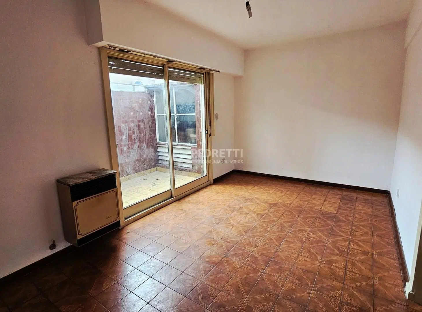 Depto en Venta de 3 Amb. con dos patios. Excelente Ubicación!! 4