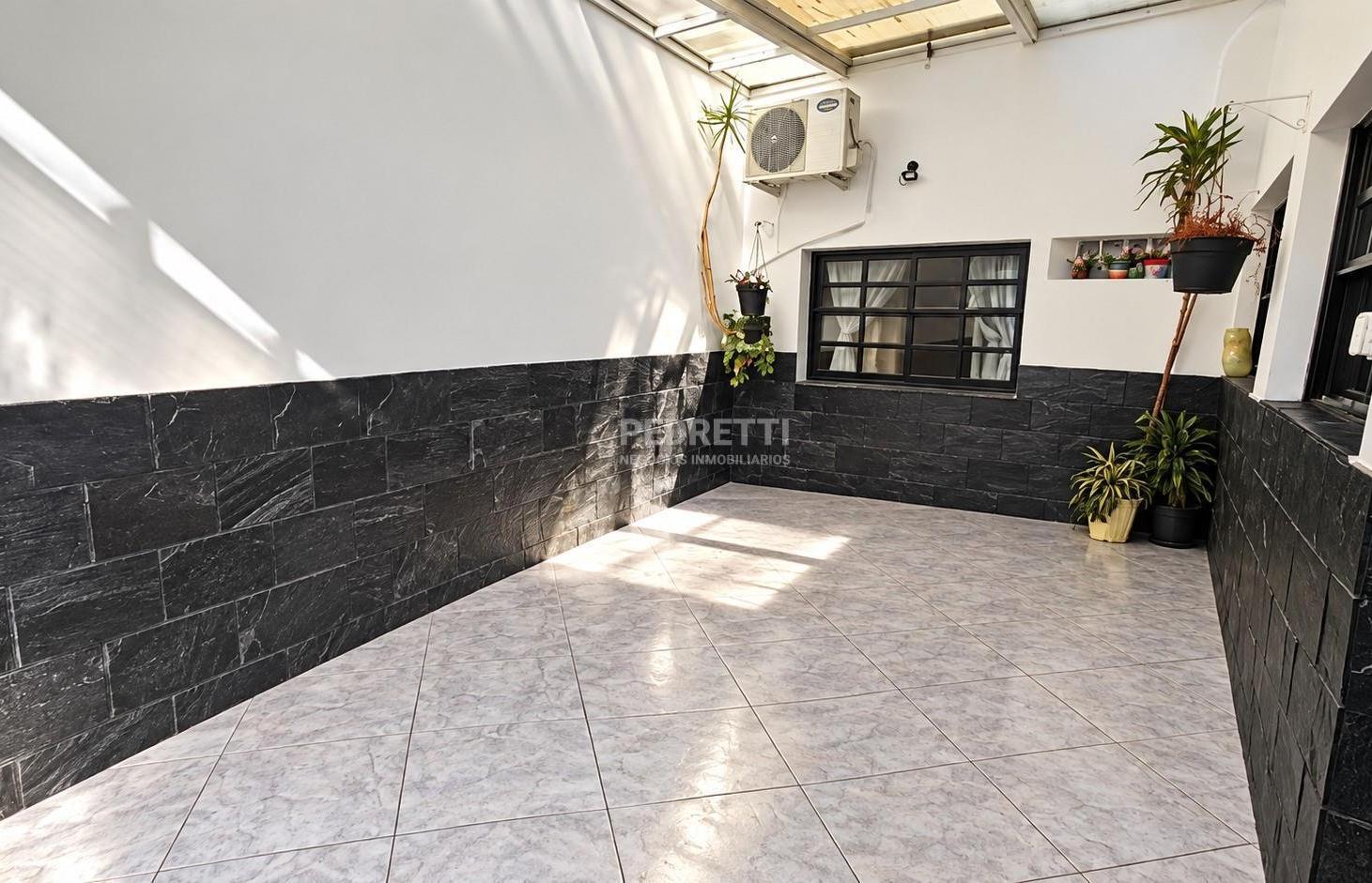 Foto de Hermosa Casa en Venta con cochera y quincho en Villa Devoto, imagen 3