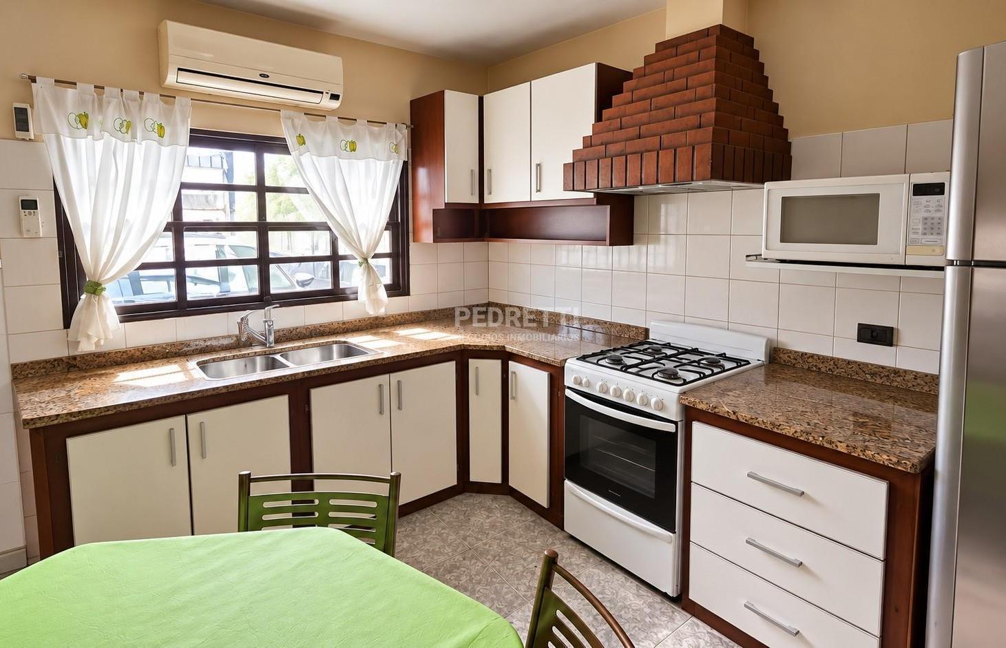 Foto de Hermosa Casa en Venta con cochera y quincho en Villa Devoto, imagen 2