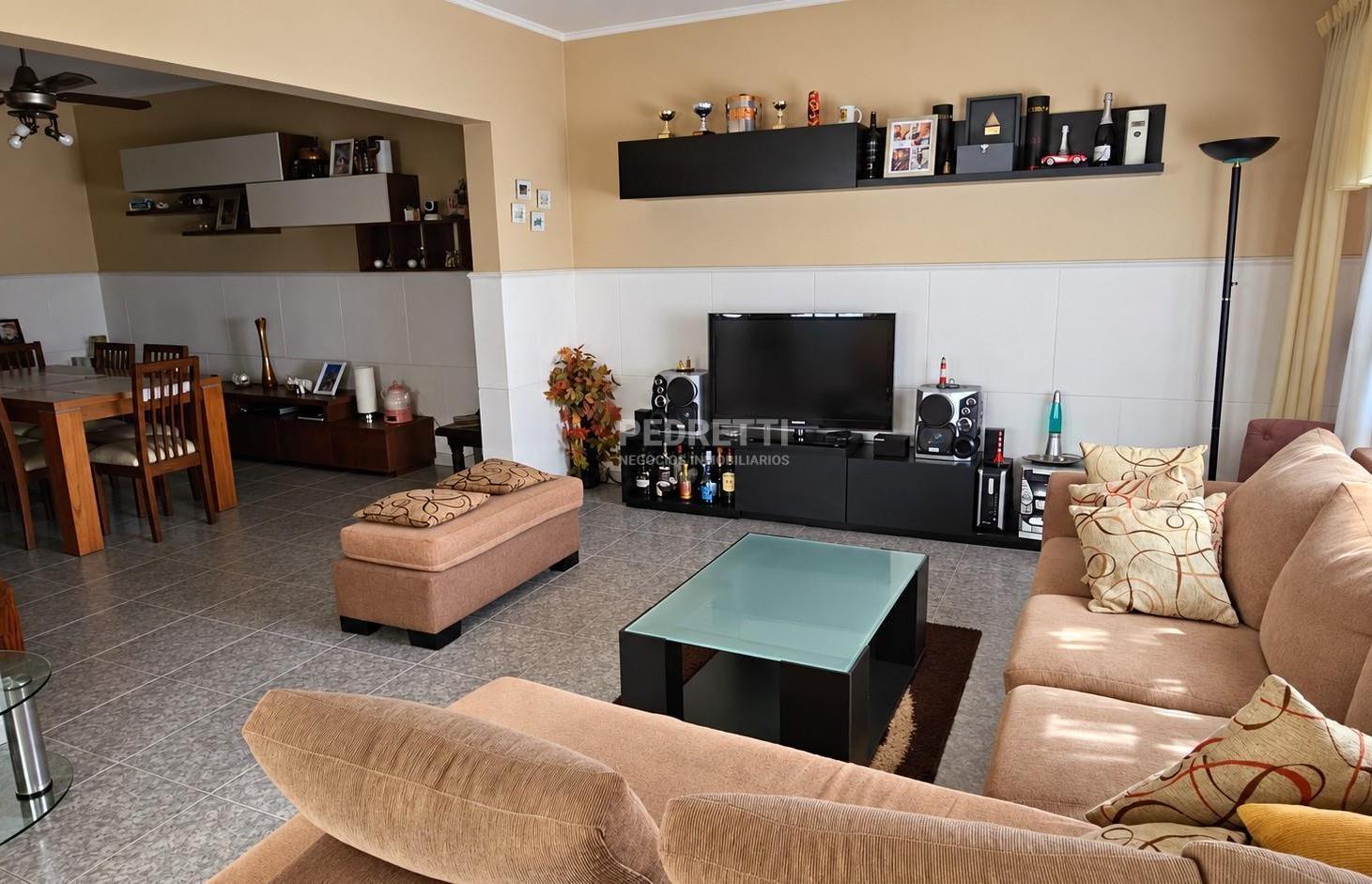 Foto de Hermosa Casa en Venta con cochera y quincho en Villa Devoto, imagen 4