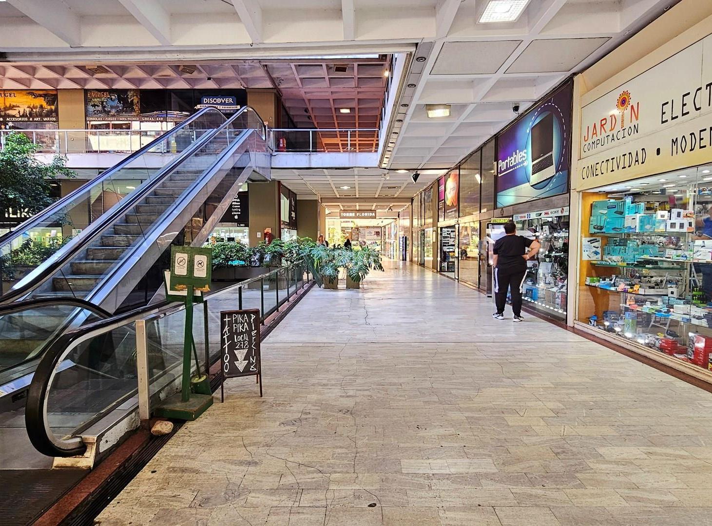 Foto de Oportunidad! Local en Venta en la Galería Jardín, Microcentro, imagen 4
