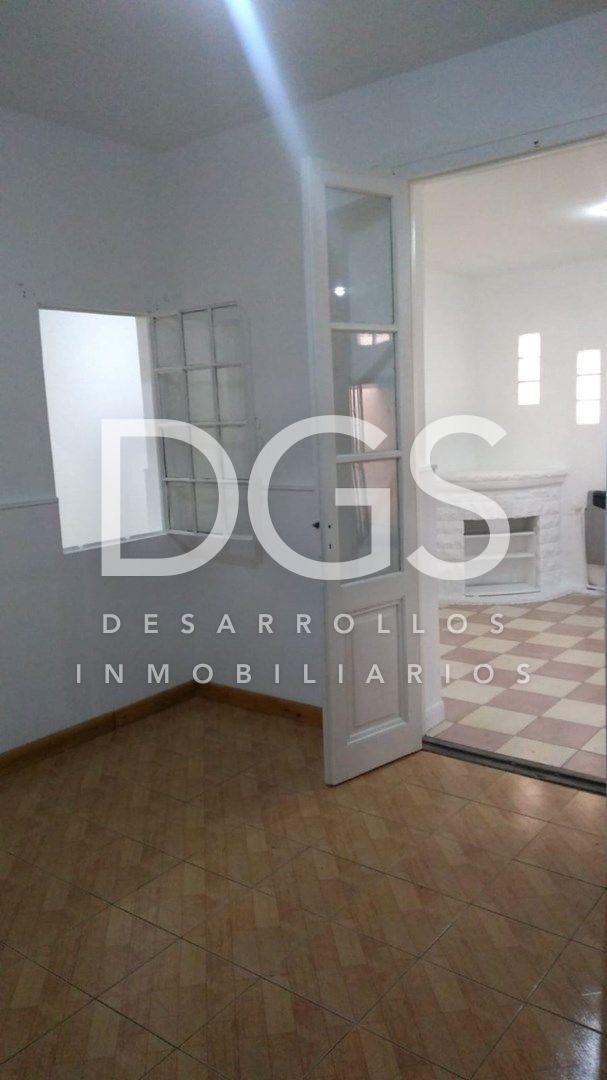 Casa (2 Familias) en Venta en Lomas de Zamora, G. B. a. Zona Sur, Argentina 2