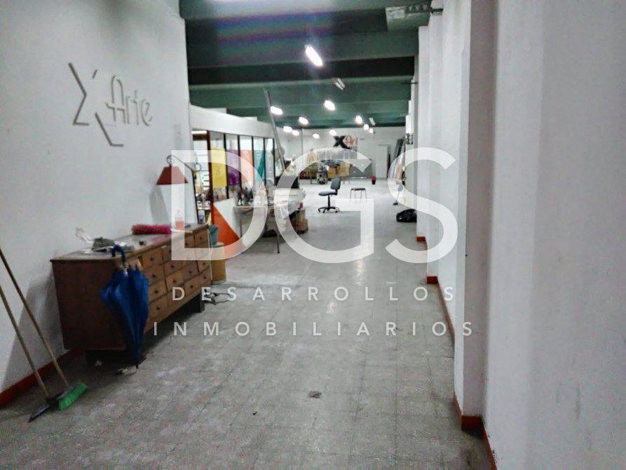 Depósito Galpón en Venta en Banfield 2
