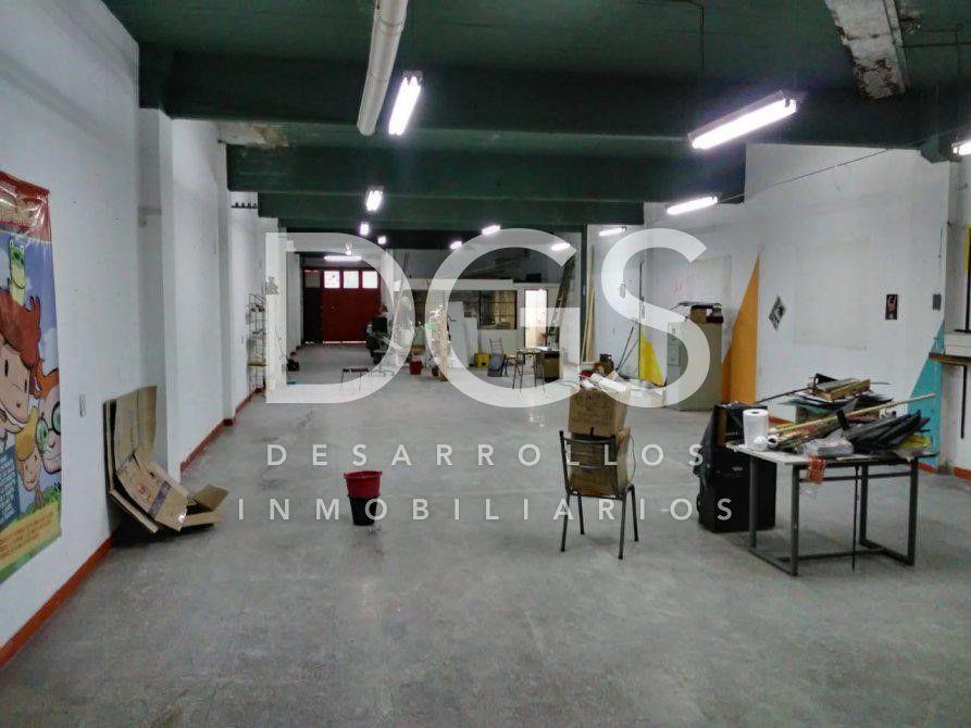 Depósito Galpón en Venta en Banfield 3