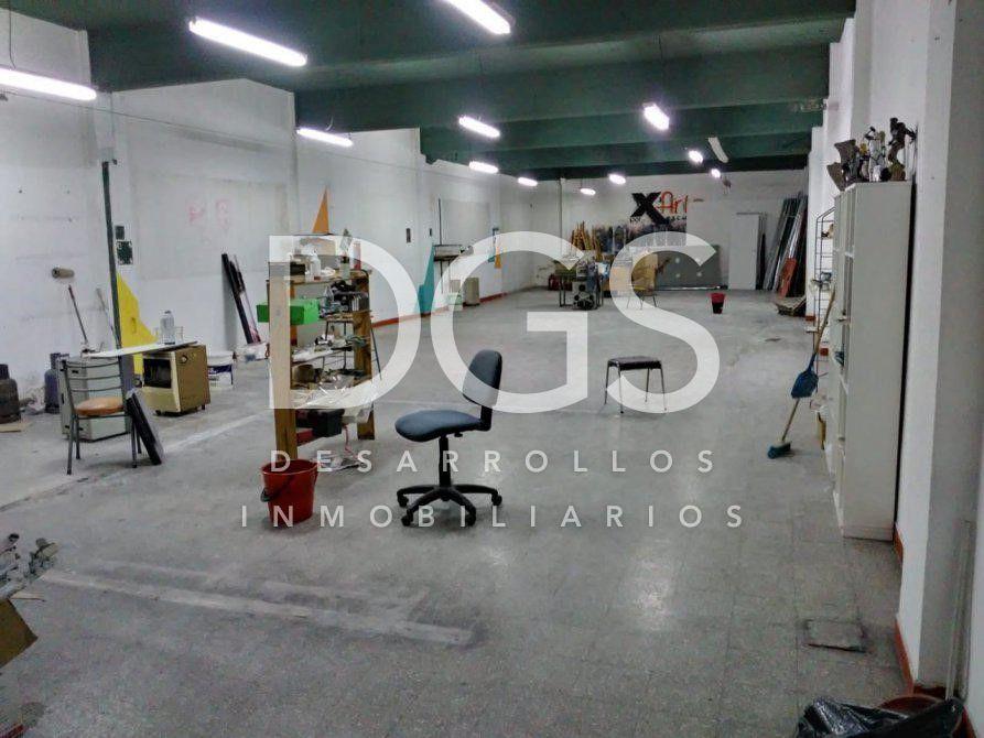 Depósito Galpón en Venta en Banfield 5