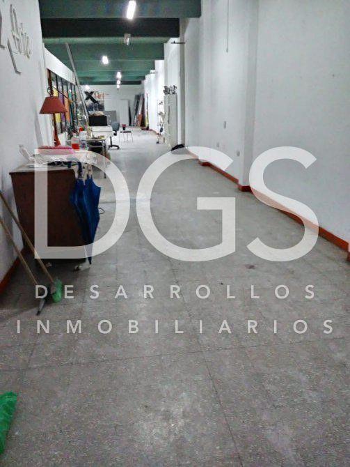 Depósito Galpón en Venta en Banfield 4