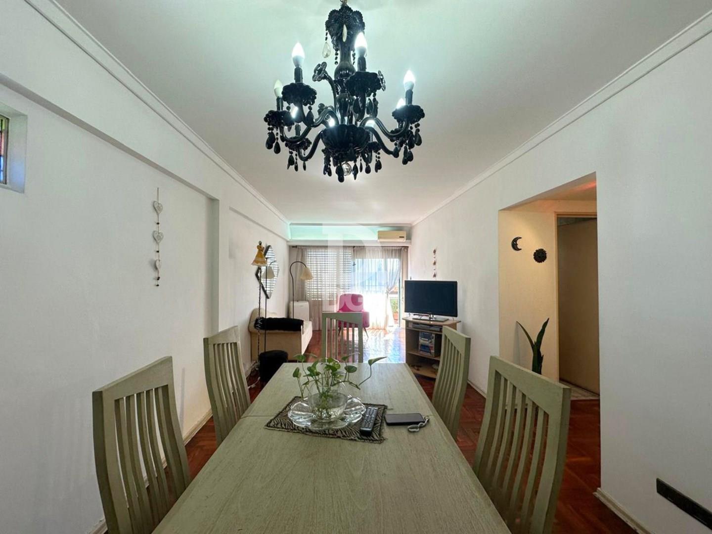 Departamento 4 ambientes con cochera en venta en Lanús Oeste