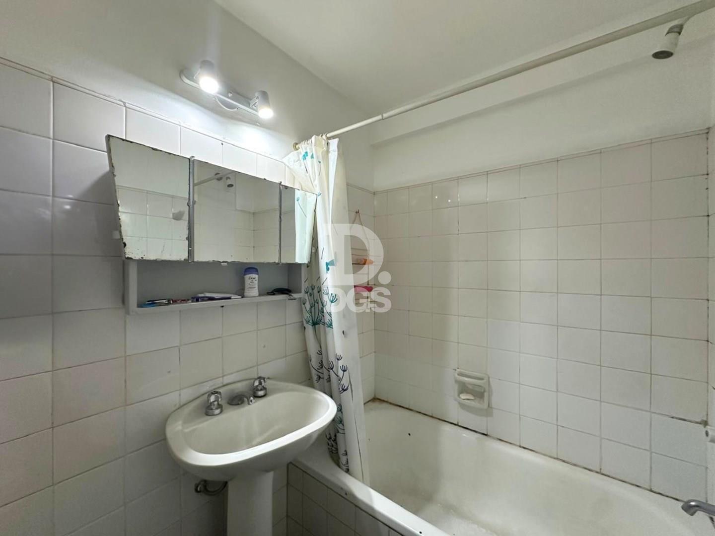 Departamento 2 ambientes en venta en Remedios De Escalada