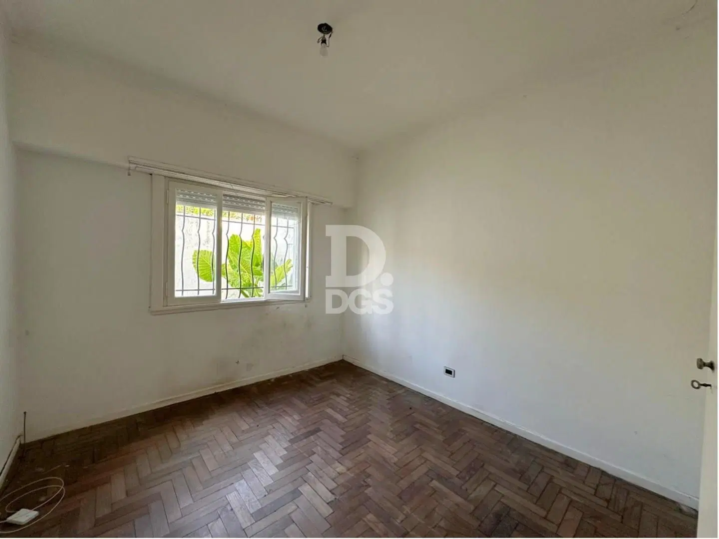 Casa 3 ambientes con patio y cochera en venta en Lomas de Zamora 1