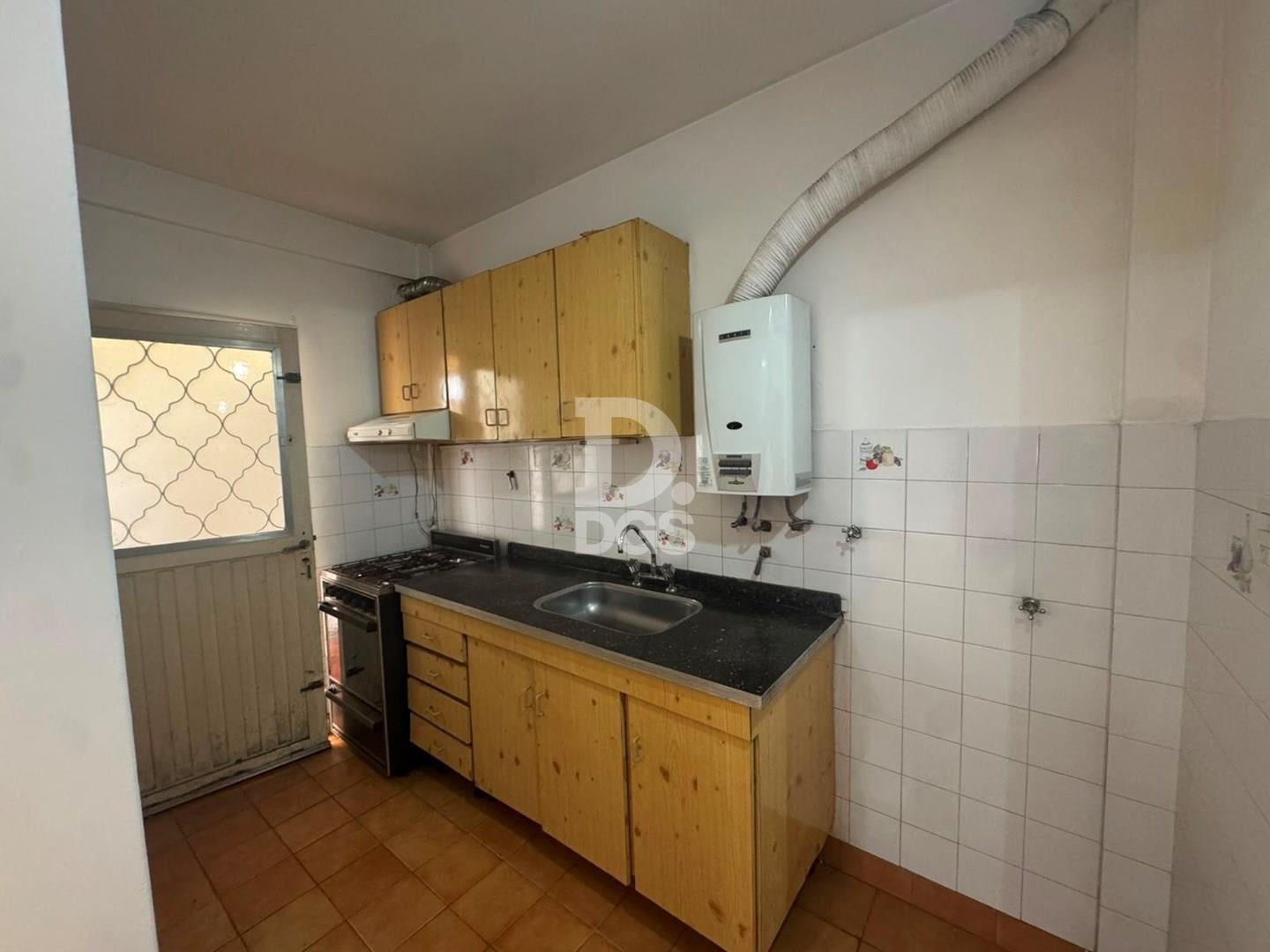 Foto de Departamento 2 ambientes con cochera en alquiler en Banfield, imagen 3