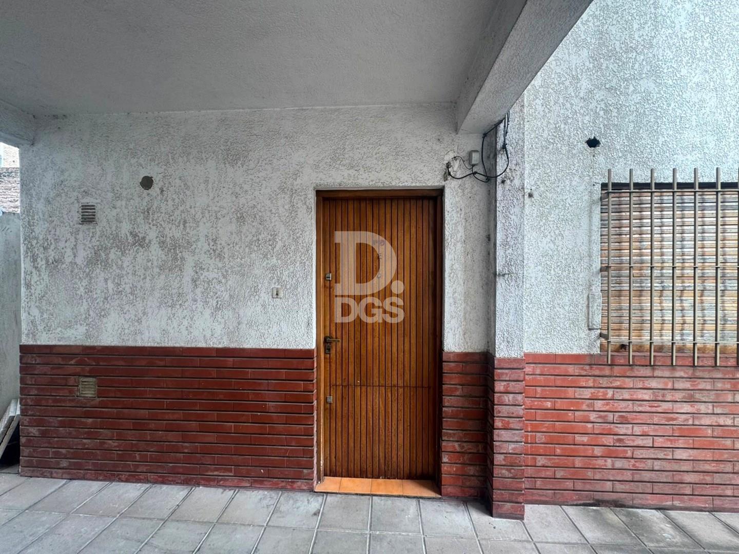 Foto de Departamento 2 ambientes con cochera en alquiler en Banfield, imagen 2