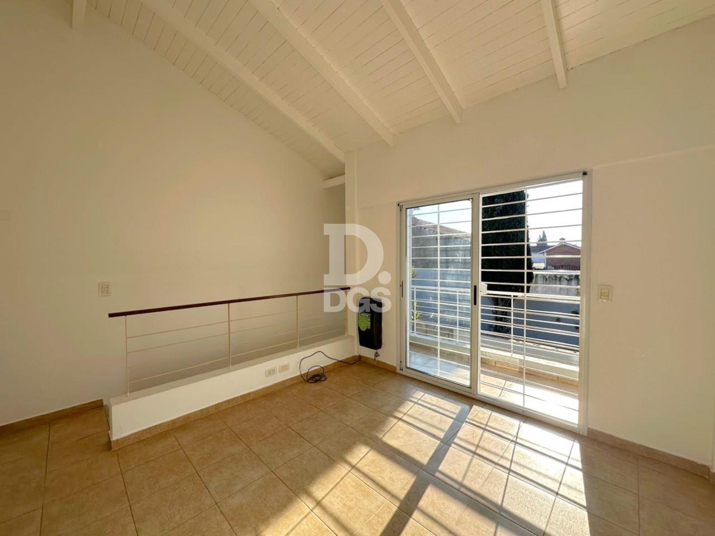 Foto de Departamento 2 ambientes con cochera en venta en Temperley, imagen 3
