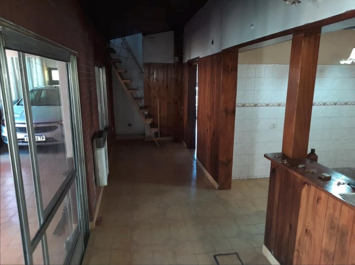 Foto de Casa en excelente ubicación en Luis Guillón!! Belgrano 1995, imagen 2