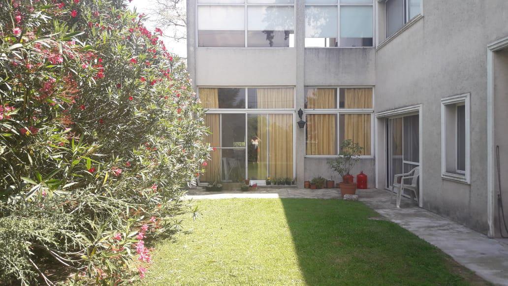 CASA MINIMALISTA EN 2  PLANTAS  VENADO II