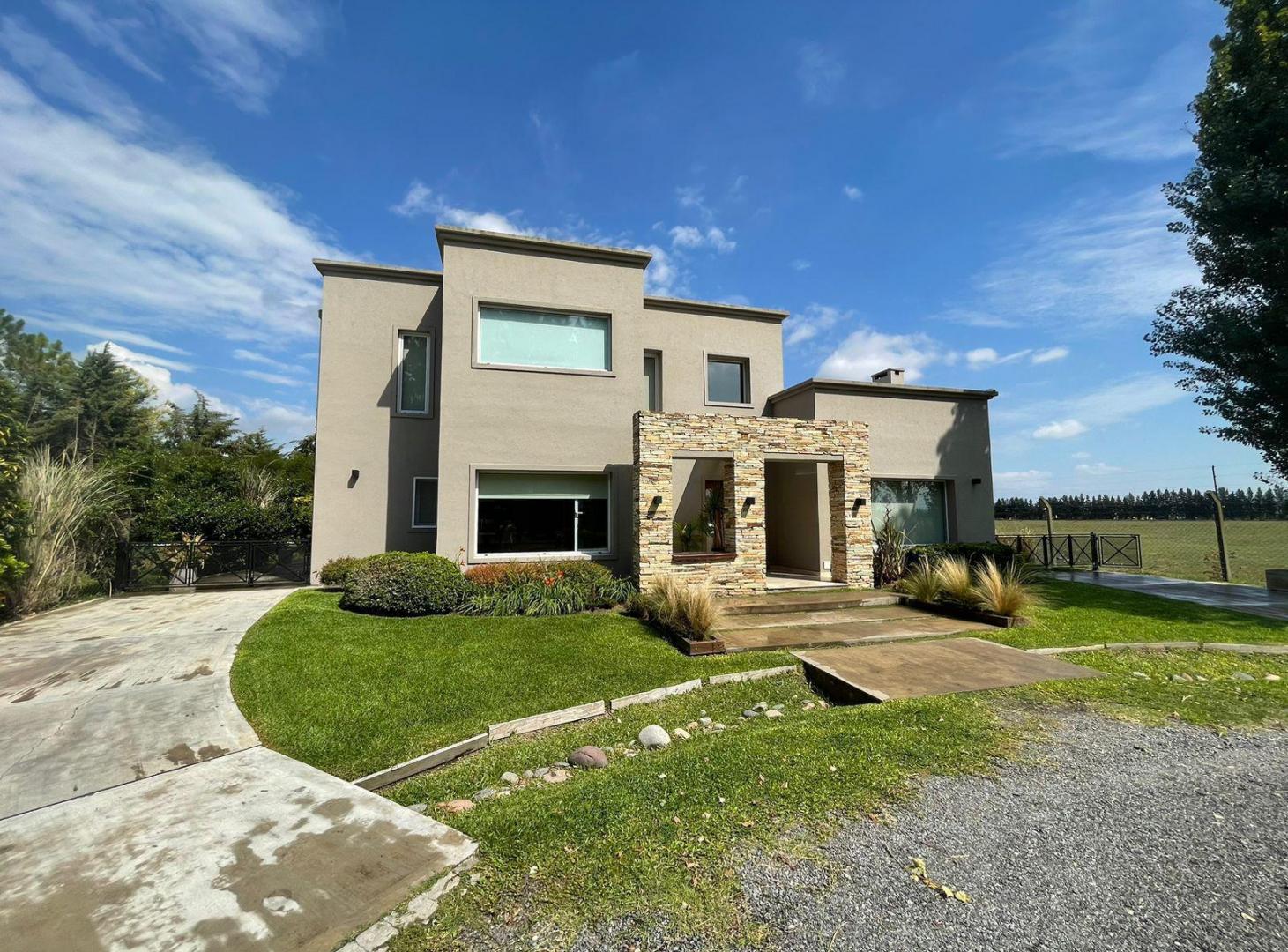 Casa En Venta En El Barrio Privado Malibu, Guernica.
