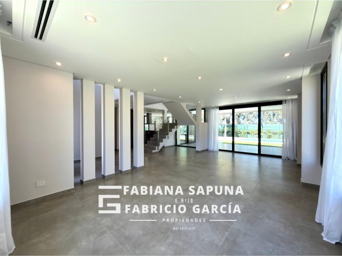Foto de Venta casa 5 ambientes Saint Thomas Oeste, imagen 3