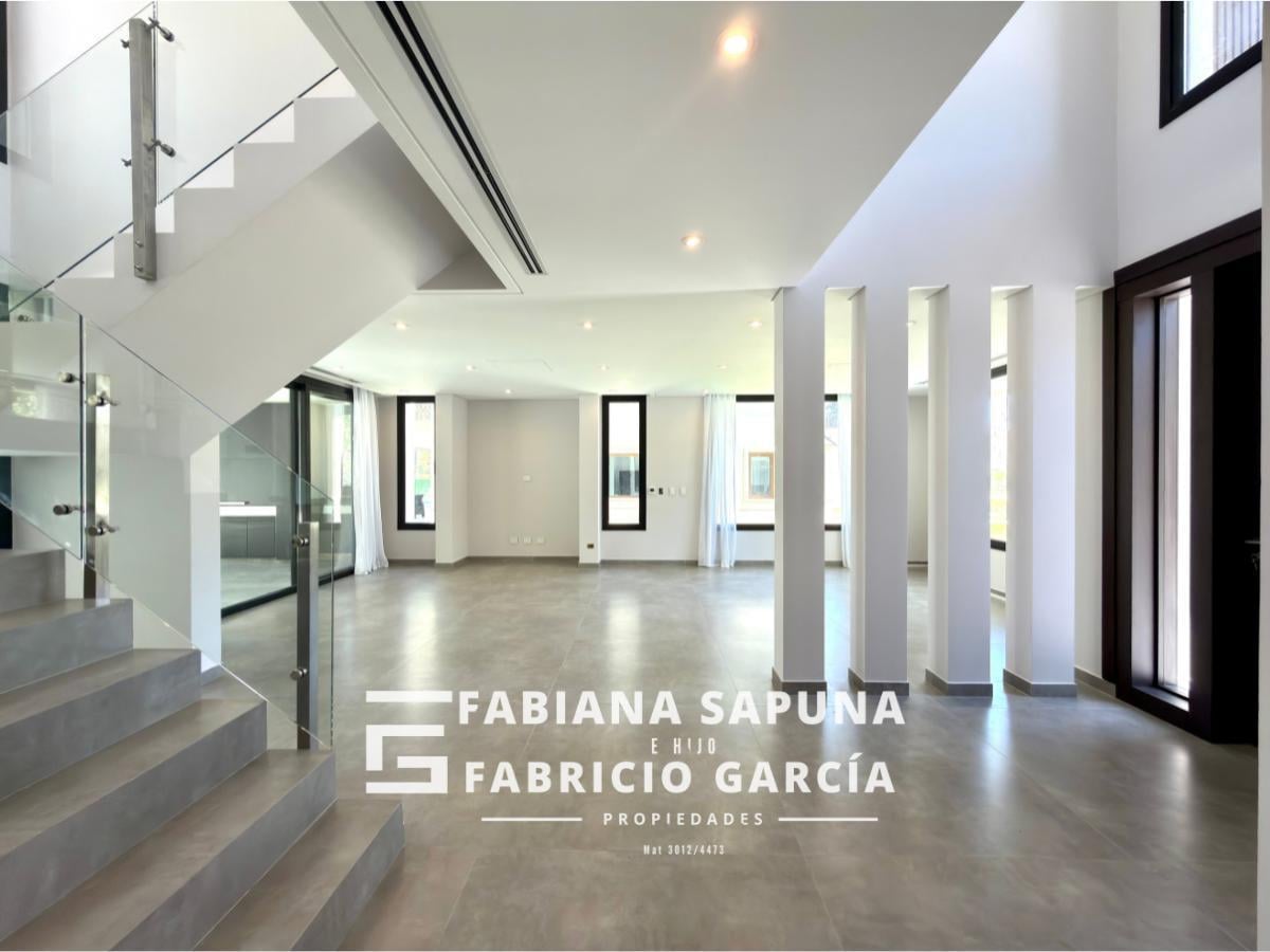 Foto de Venta casa 5 ambientes Saint Thomas Oeste, imagen 2