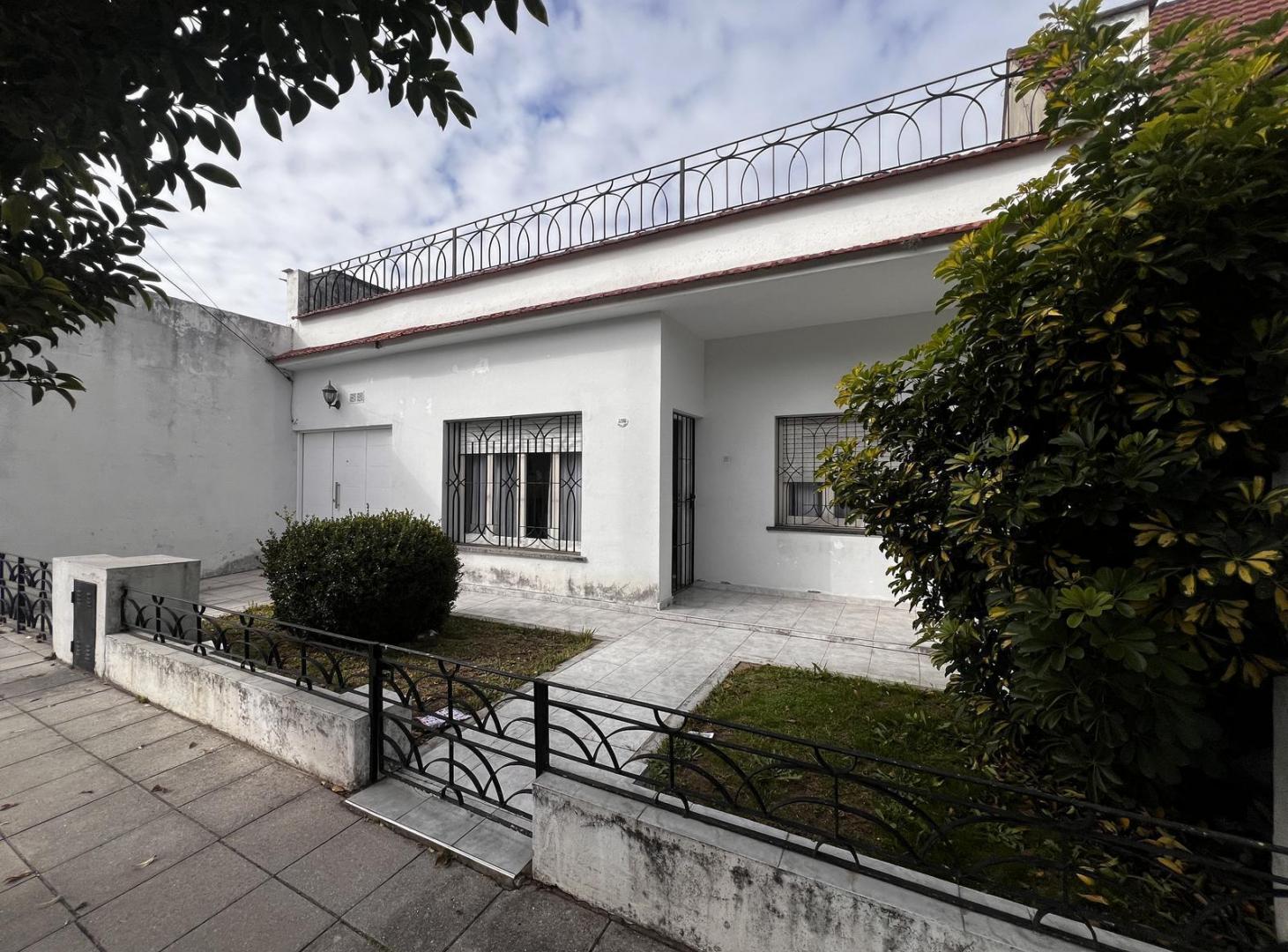 Casa de 4 ambientes en venta en Quilmes Oeste