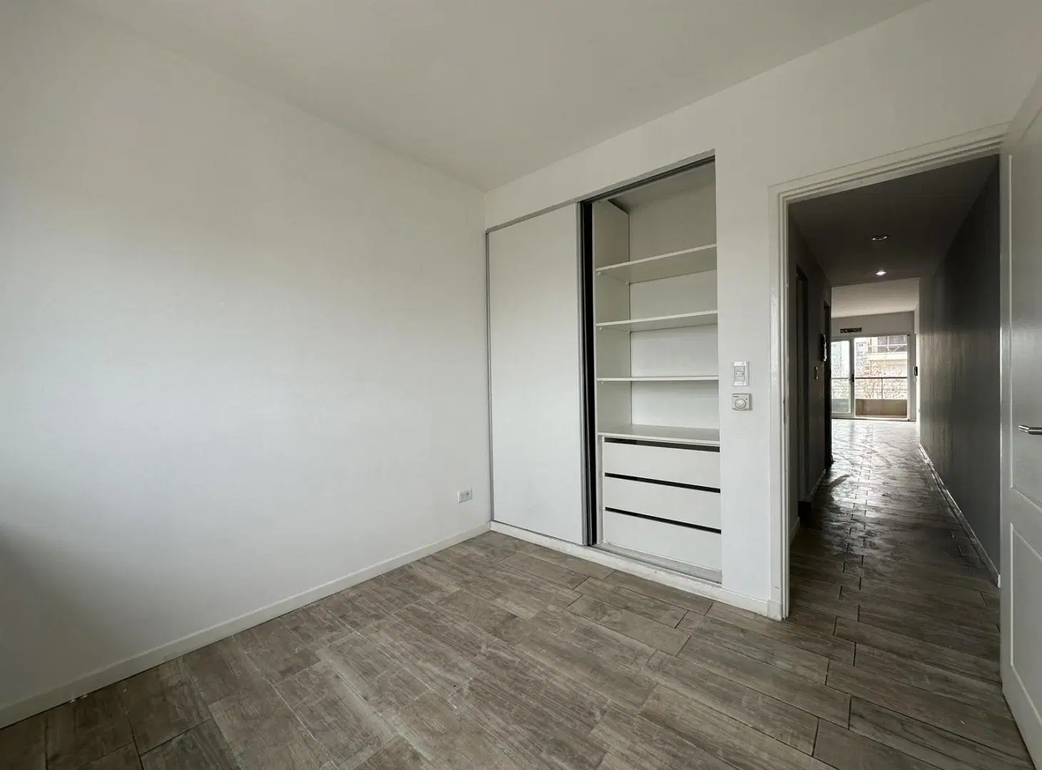 Departamento 3 ambientes con cochera en venta en Quilmes 4