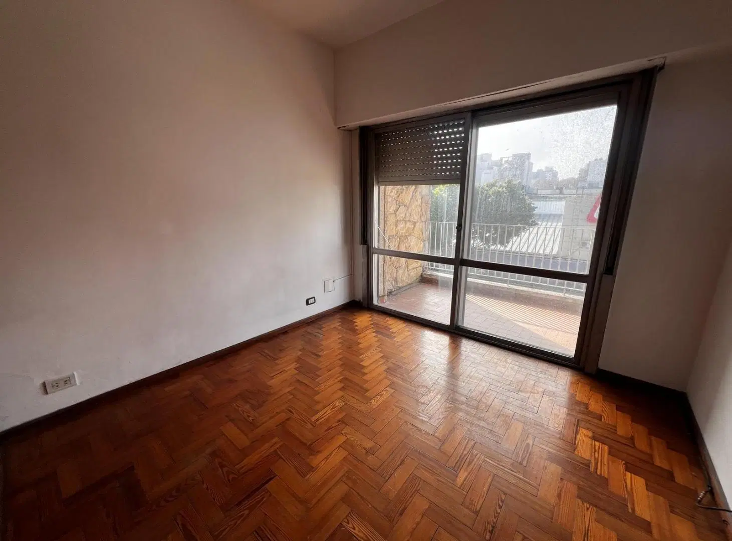 Departamento 4 ambientes en alquiler en Quilmes 2