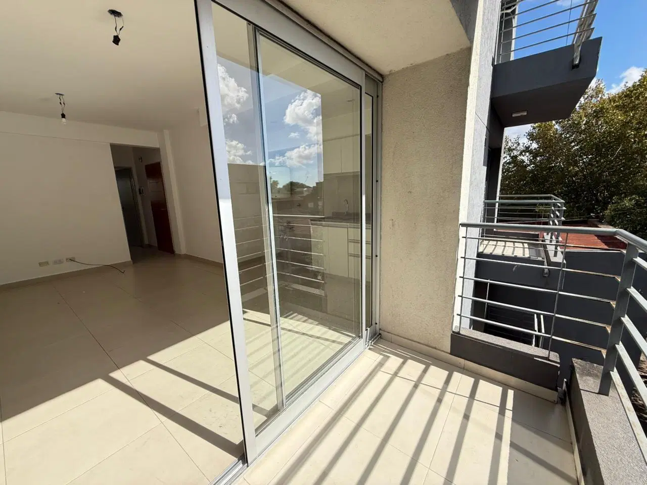 Departamento en alquiler de 2 ambientes con cochera 1