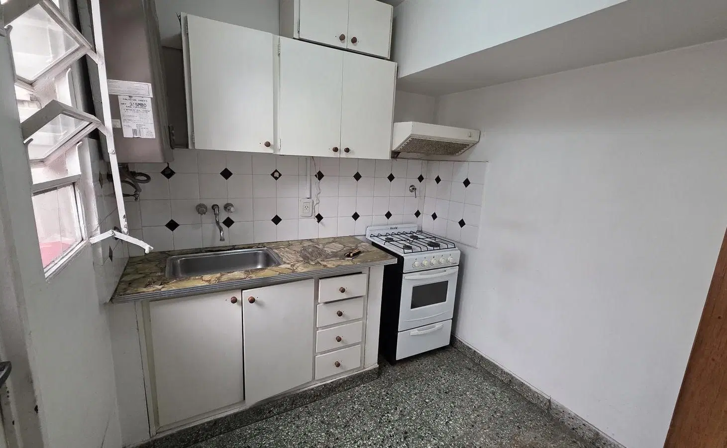 Alquiler Departamento 2 ambientes con patio 4