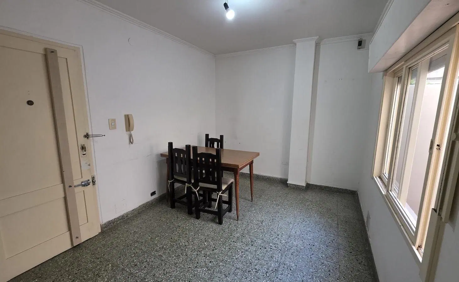 Alquiler Departamento 2 ambientes con patio 3