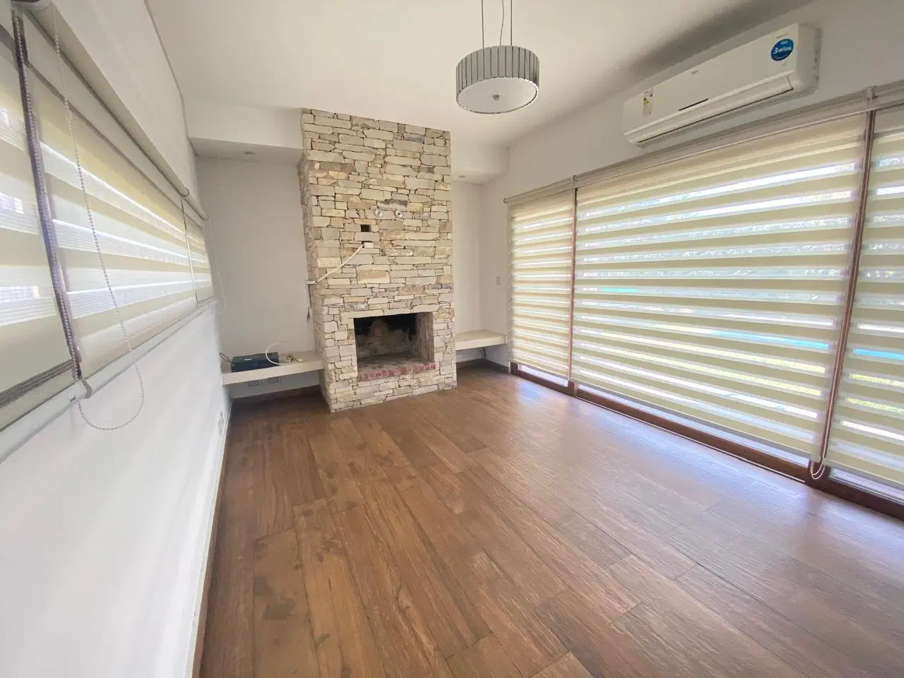 Casa en alquiler de 4 dormitorios y piscina 2