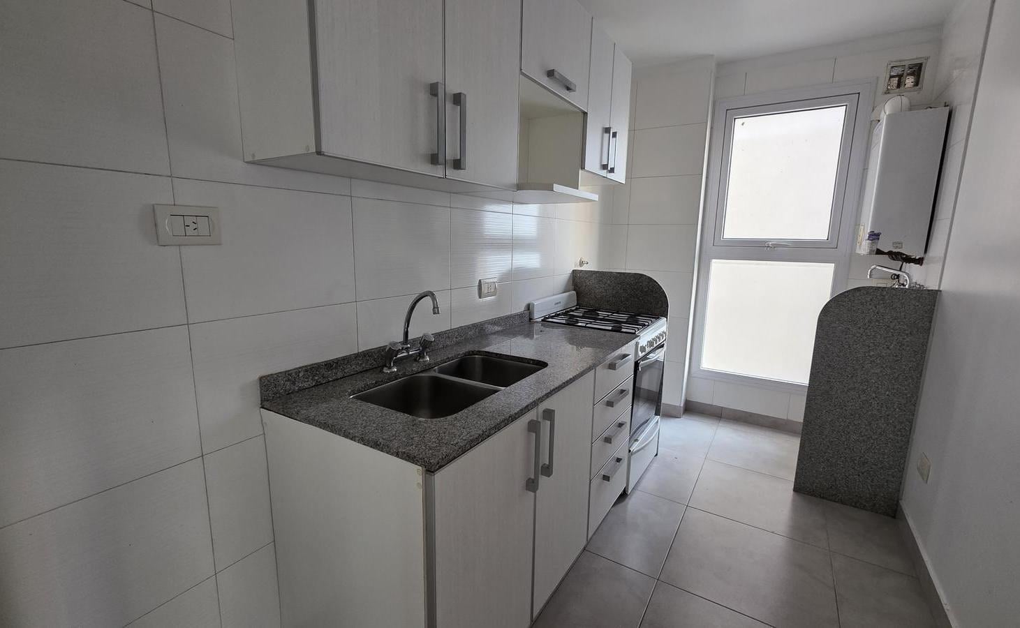 Foto de ALQUILER DEPARTAMENTO 2 AMBIENTES CON COCHERA QUILMES CENTRO, imagen 3
