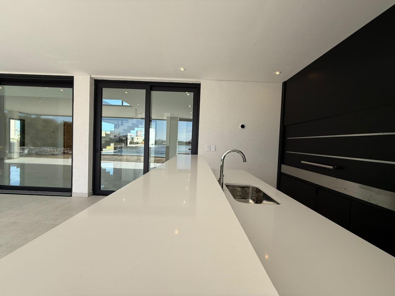 Foto de Venta casa de 4 dormitorios con piscina, imagen 2