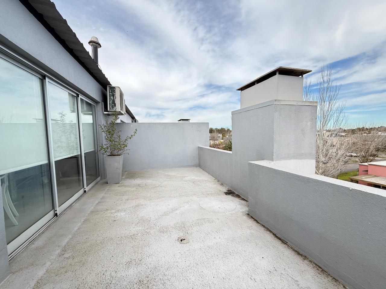 Foto de Alquiler Departamento con cochera amueblado, imagen 2