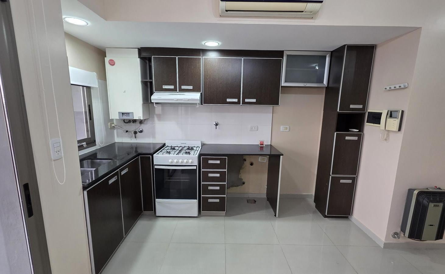Foto de Alquiler departamento 2 ambientes con cochera Quilmes Centro, imagen 4