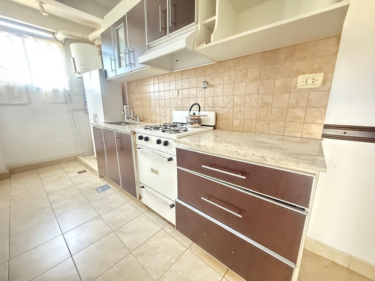 Foto de Departamento en alquiler de 3 ambientes con cochera, imagen 2