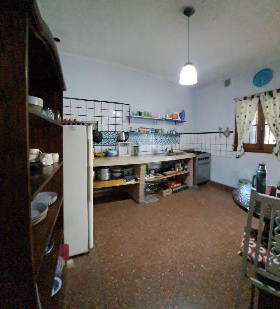 Foto de CHALET EN DOS PLANTAS SOBRE AMPLIO LOTE, imagen 5