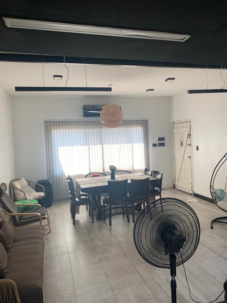 CASA DE TRES DORMITORIOS EN AMPLIO LOTE