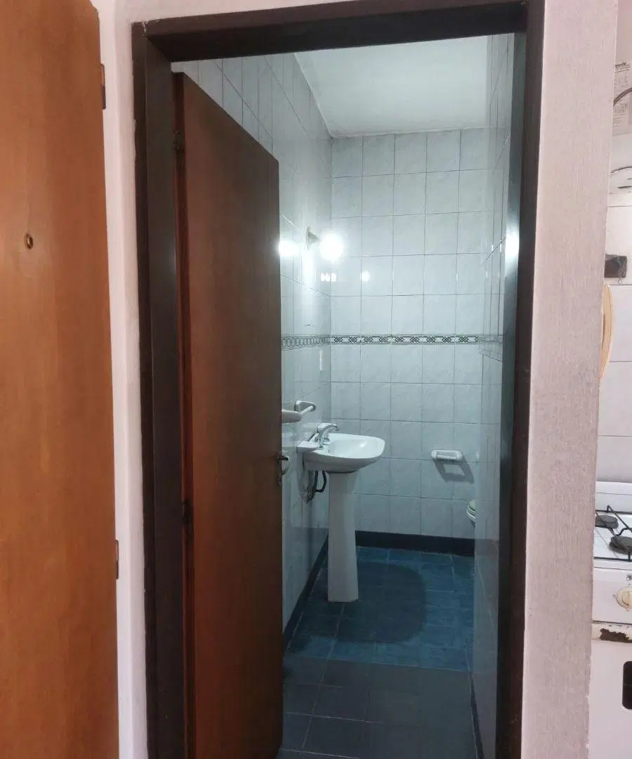 DEPARTAMENTO EN PRIMER PISO POR ESCALERA 2