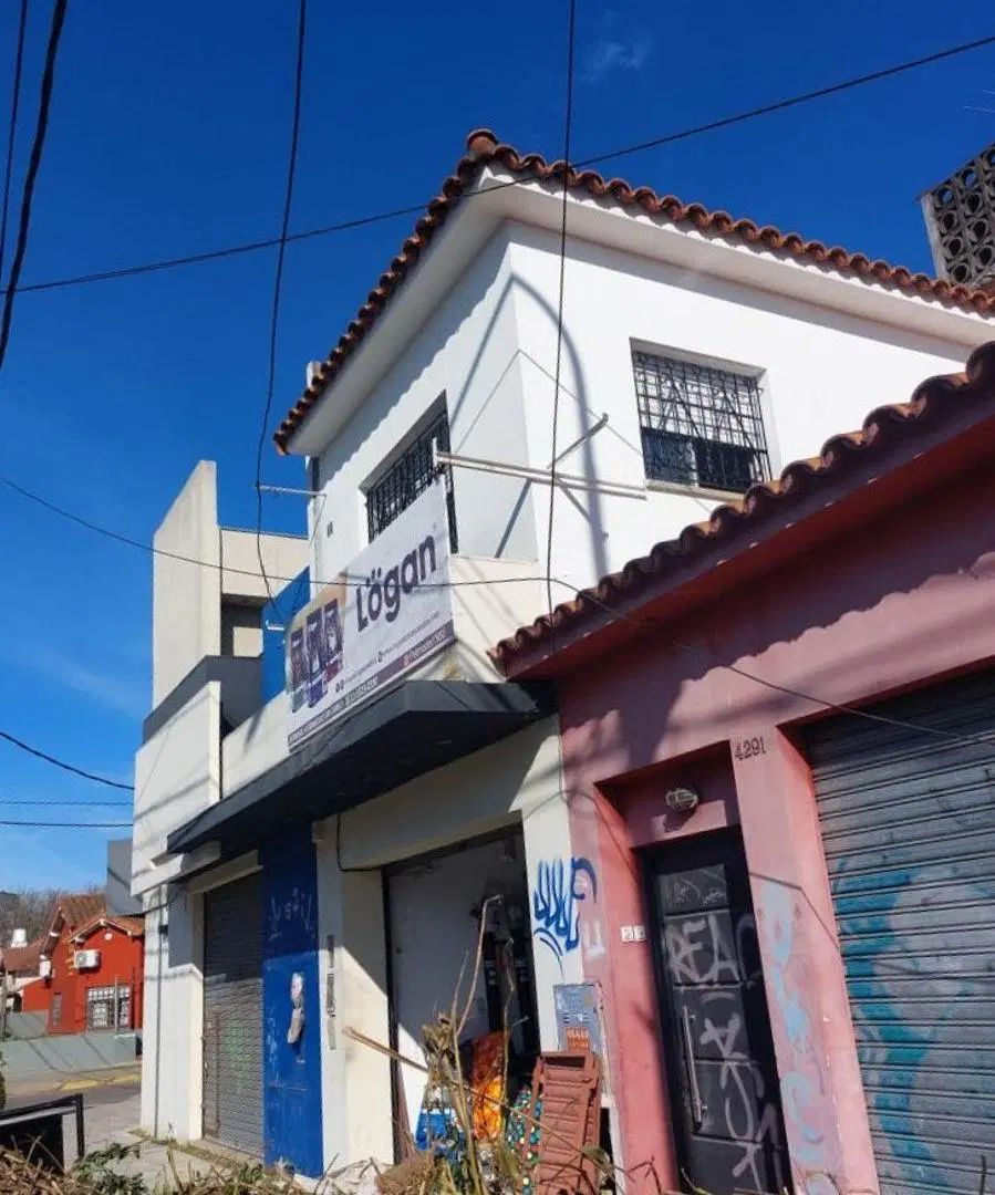 DEPARTAMENTO 2 AMBIENTES CON TERRAZA Y JARDIN/PISO 1 POR ESCALERA 3