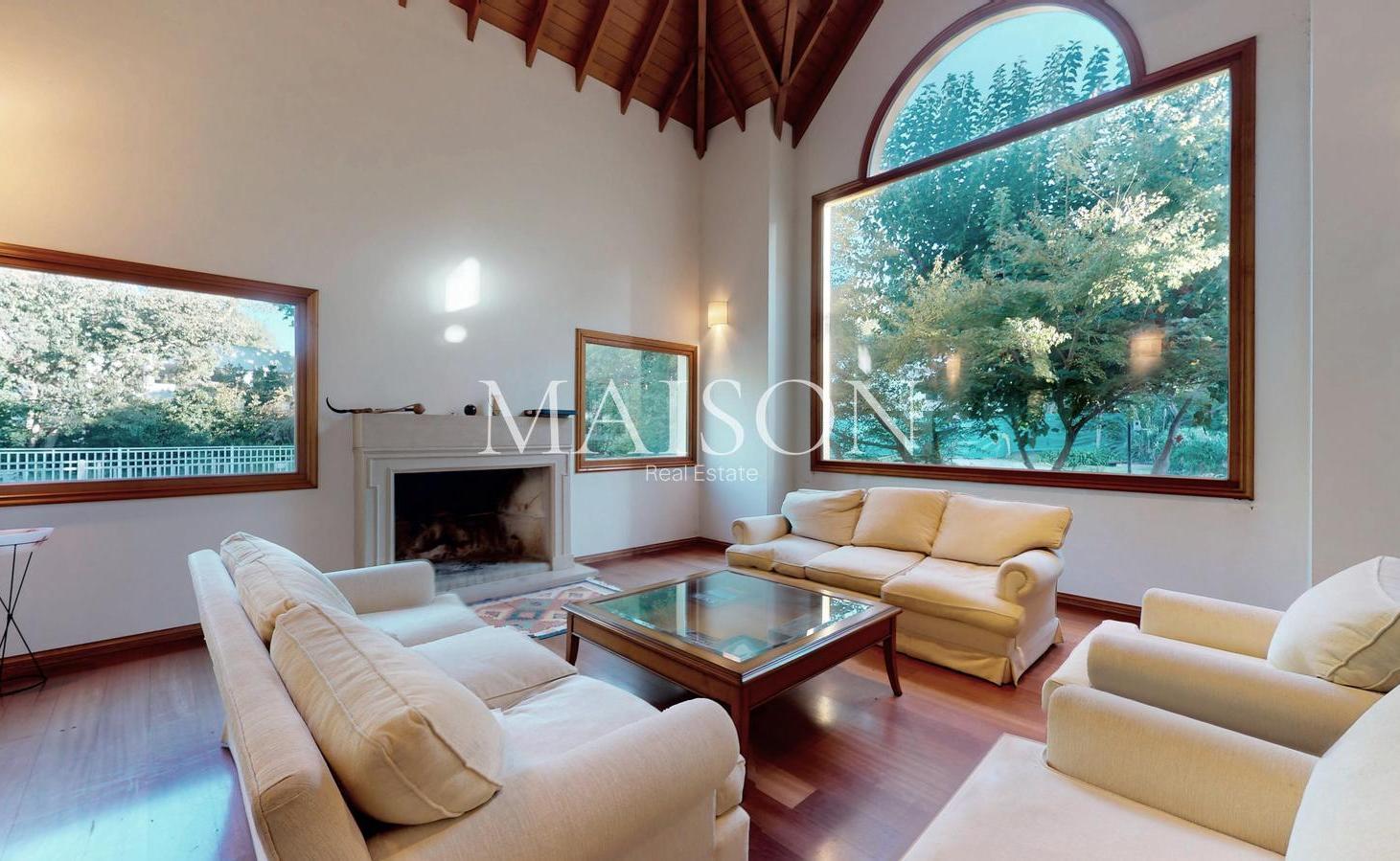 Casa en venta, en Abril Club De Campo