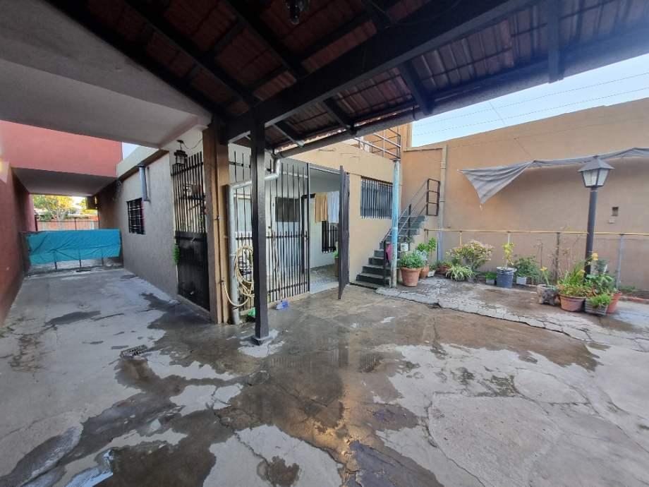 Casa + Dpto. en Parque Quirno (Ideal Dos Familias) 4