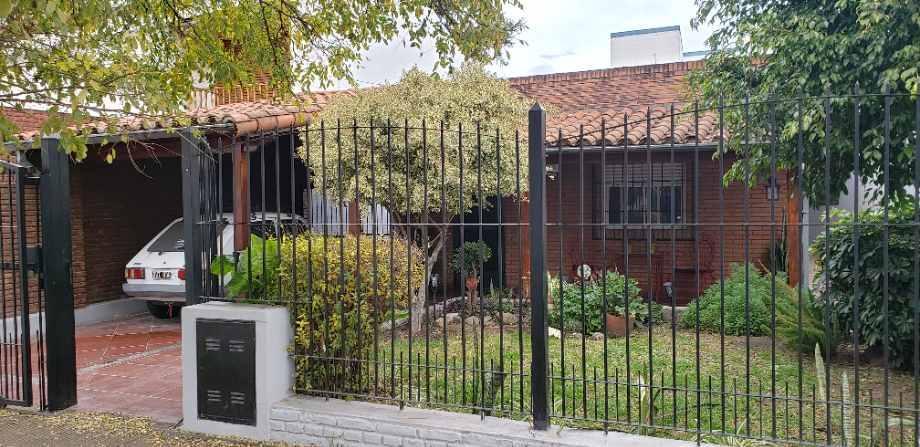 Casa 4 Amb. en Parque Johnston 1