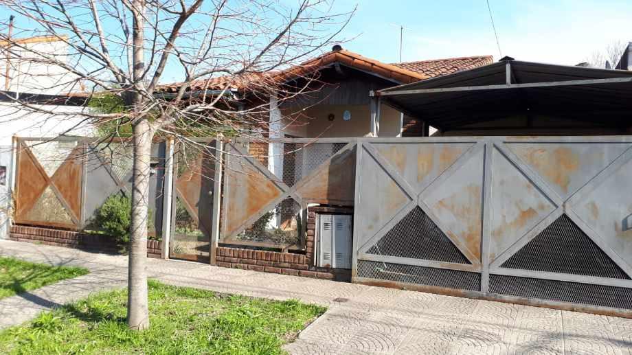 Chalet en Venta en Parque Quirno 3