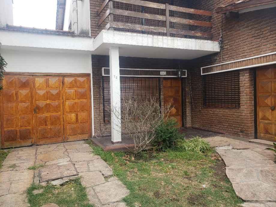 Chalet 6 Amb. en Inmejorable Zona Comercial 2