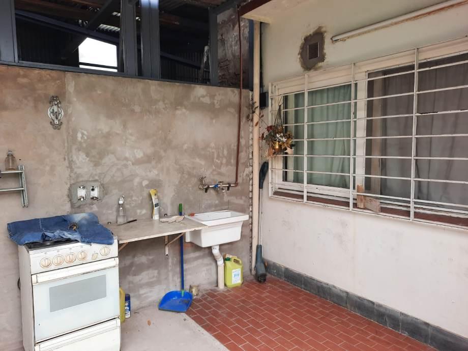 Inmueble Ideal 2 Familias Mas un Galpon 4