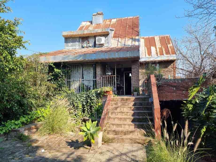 Venta de Chalet 4 Ambientes Sobre Amplio Lote 2