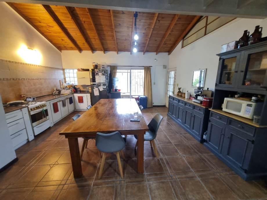Amplio Chalet 5 Ambientes 3