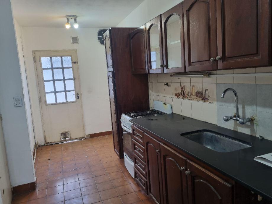 DUPLEX 4 AMBIENTES EN BARRIO CARTERO