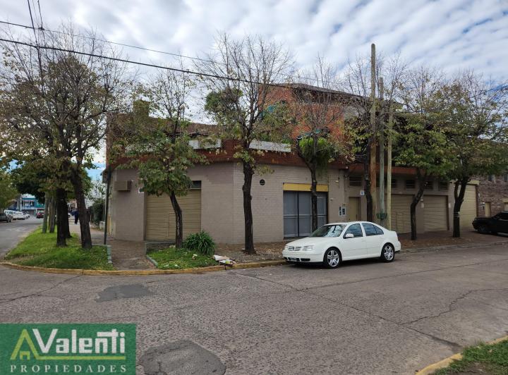 Locales Comerciales Con Vivienda, Hurlingham Centro 3